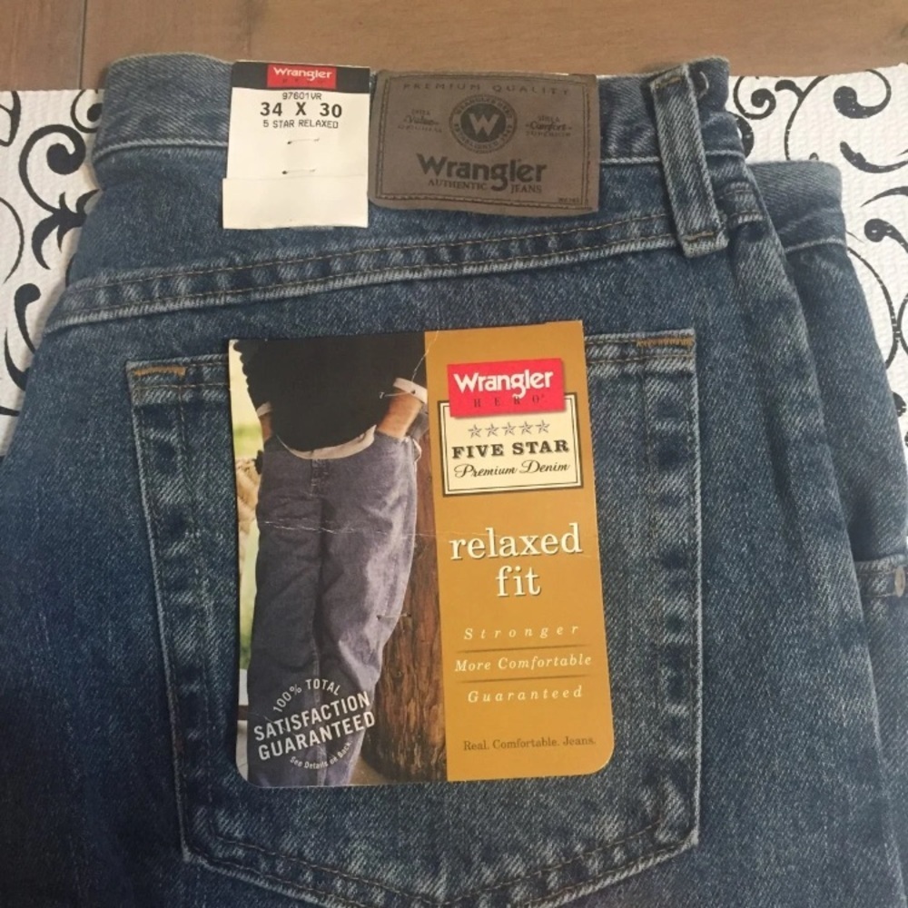 Wrangler Men’s Relaxed Fit Jeans - Picture 4 of 5
